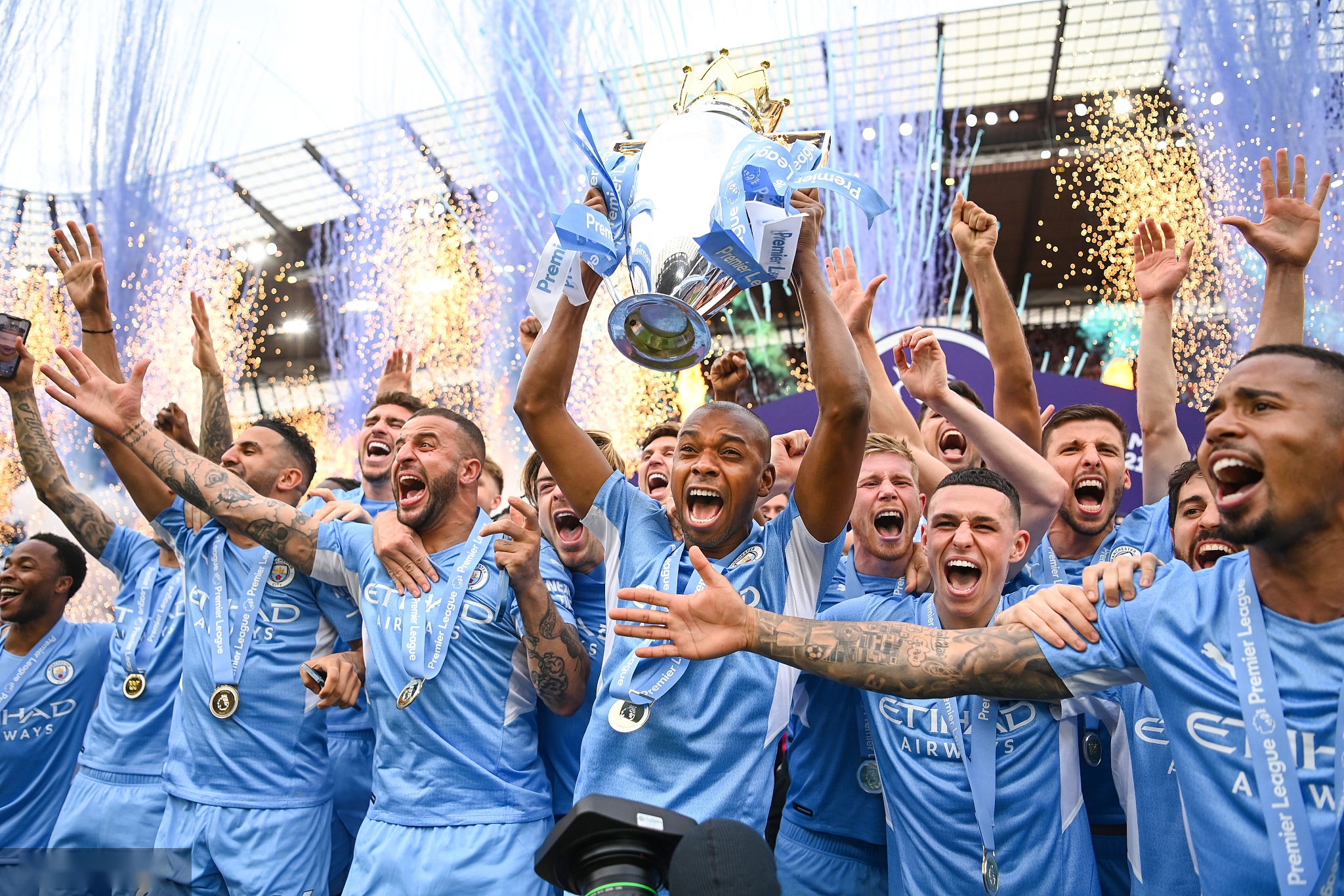 赫内斯成为 赫内斯成为